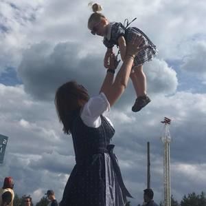 Meet your Posher, Caitlin